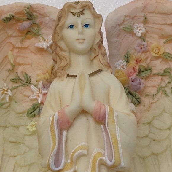 Vintage Angel's Embrace "Christmas Around the World" House of Lloyd Stock #5309 - Picture 4 of 16